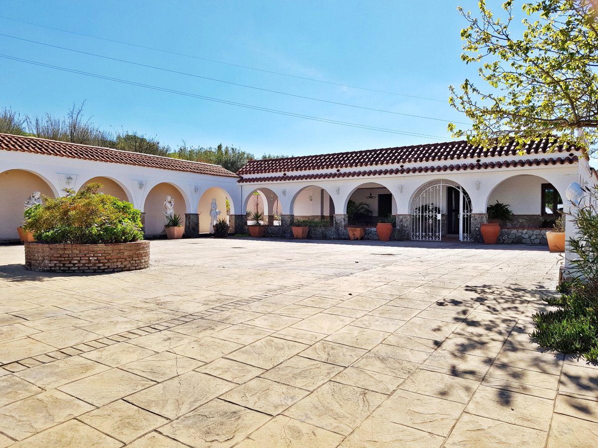 Andaluz Homes