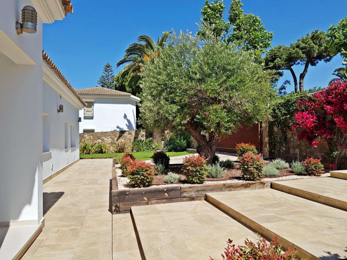 Andaluz Homes