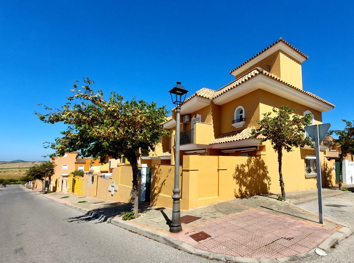 Andaluz Homes