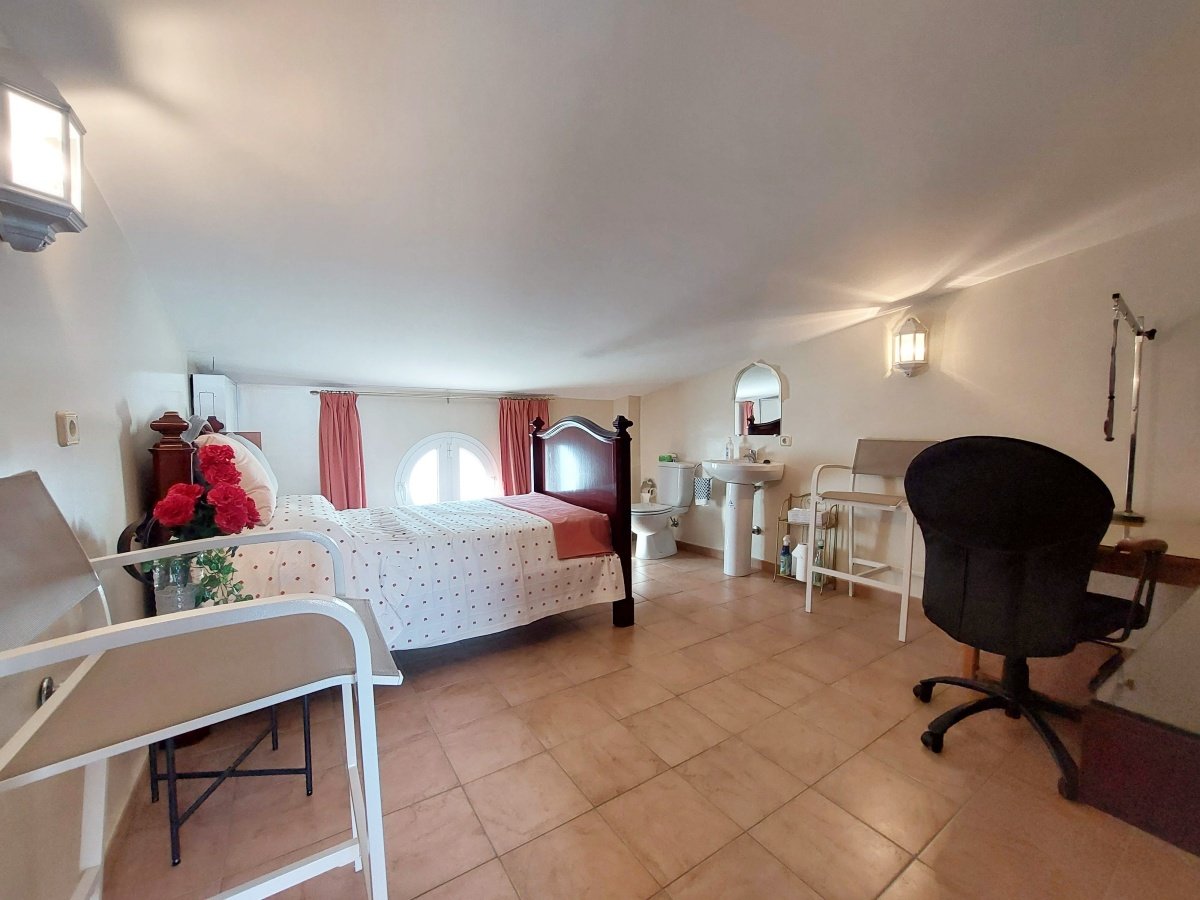 Andaluz Homes
