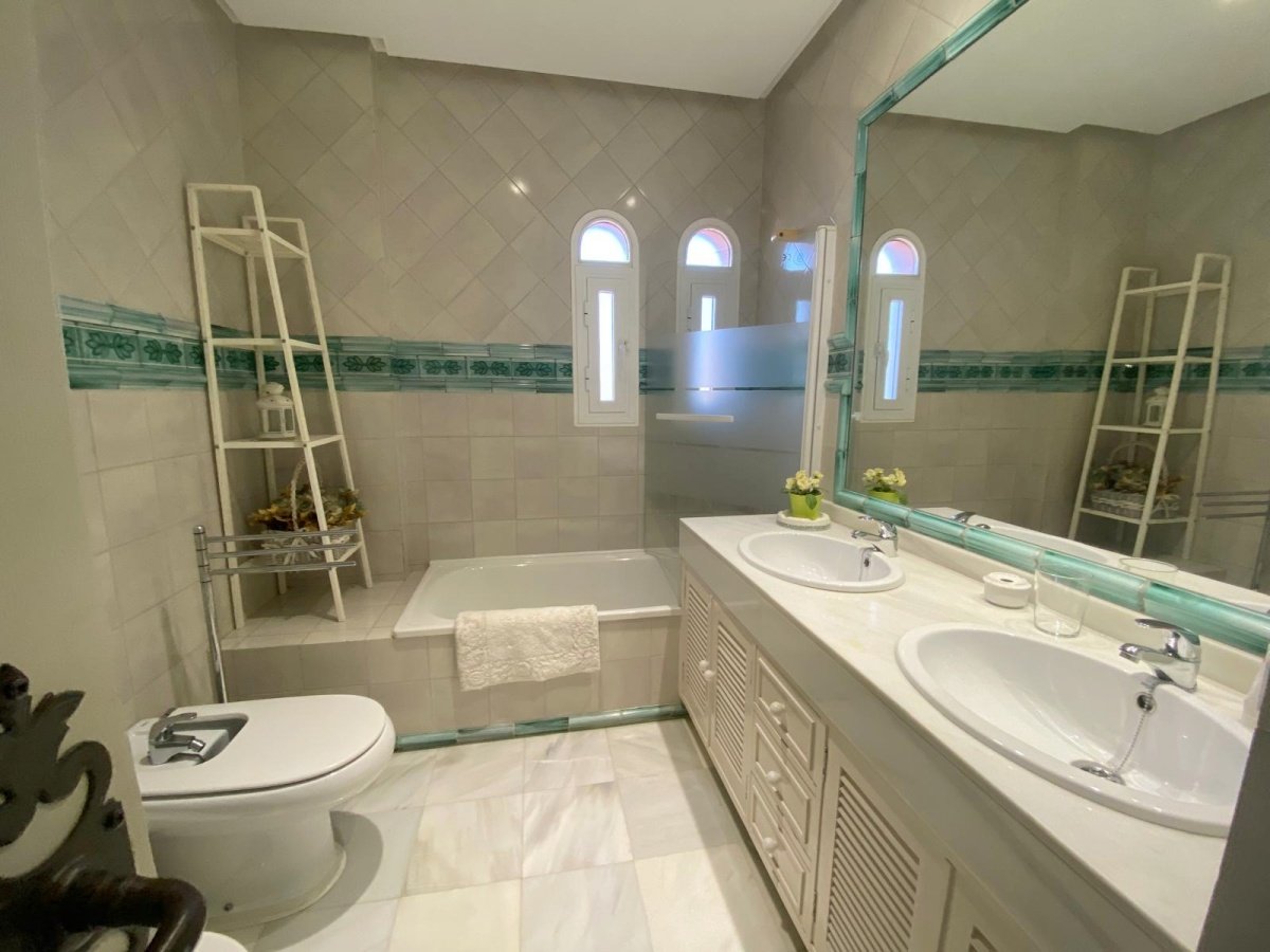 Andaluz Homes