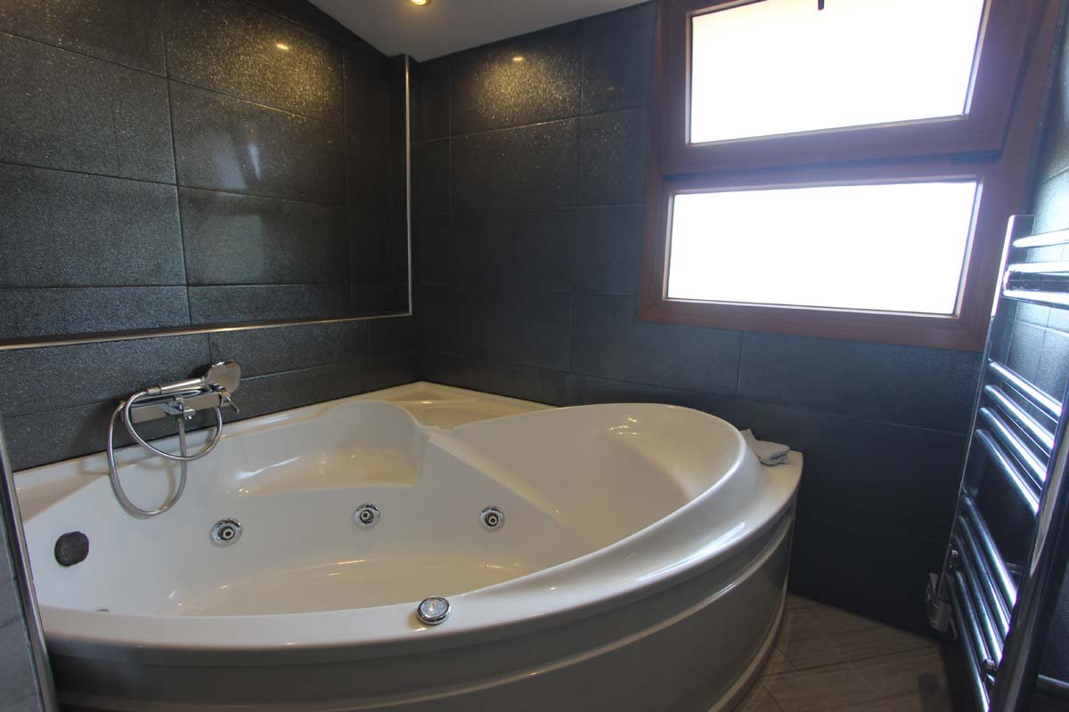 Andaluz Homes