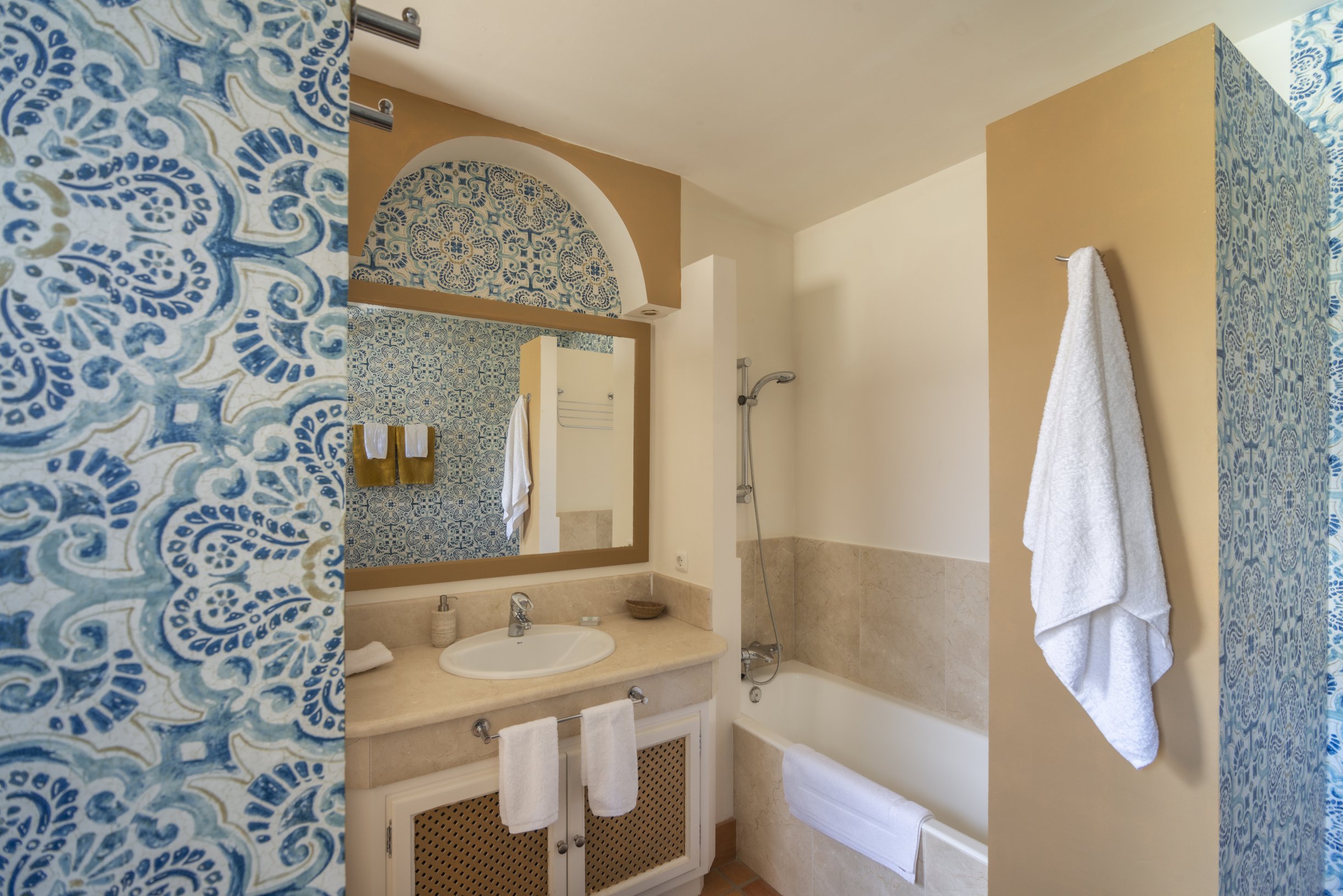 Andaluz Homes